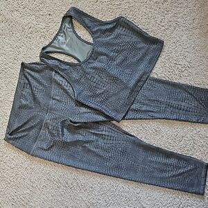 Matching Yoga Set Top and Leggings Size XL